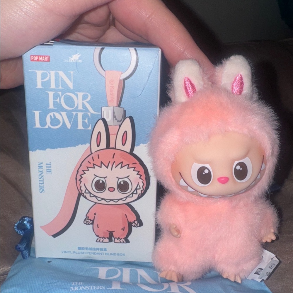Labubu Pin For Love